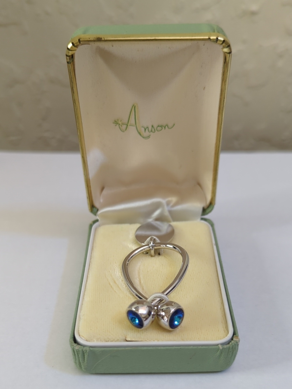 NEW Anson Vintage Silver Tone Blue Rivoli Horseshoe Key Ring